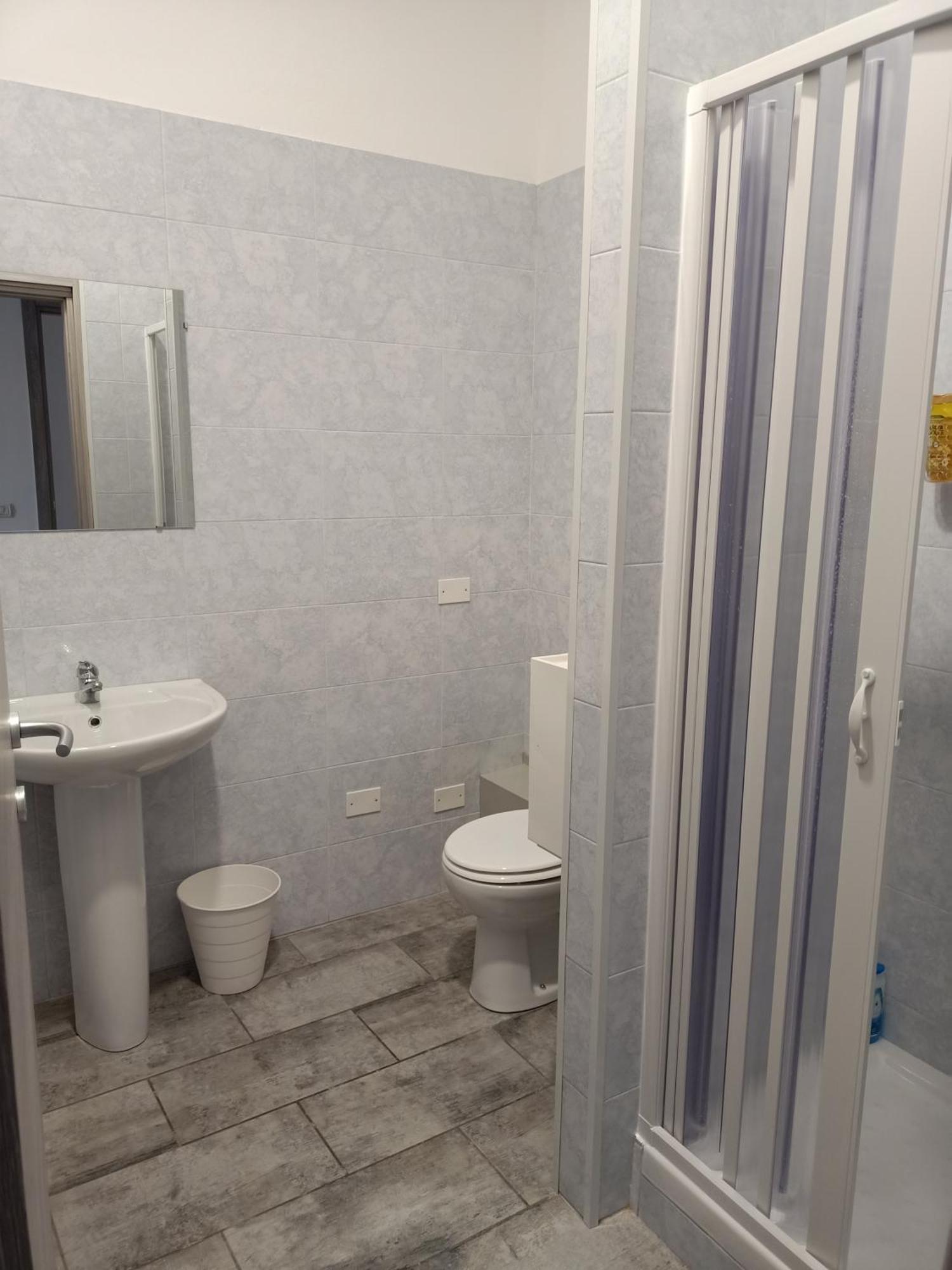 Airport Boulevard Guesthouse Grassobbio Quarto foto